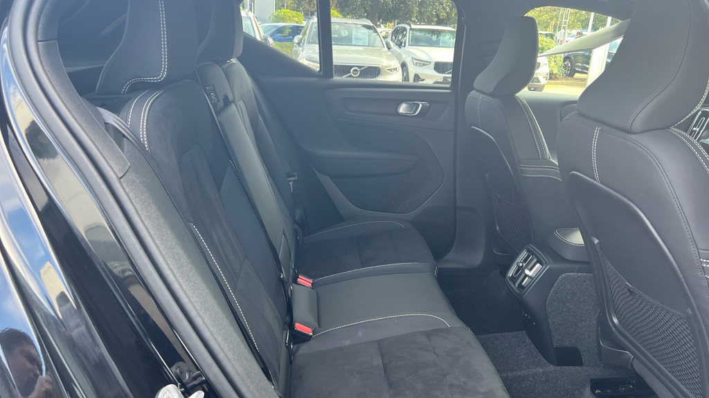 Volvo XC40 Xc40 2.0 B4p Plus Dark RE26OTR Black #6
