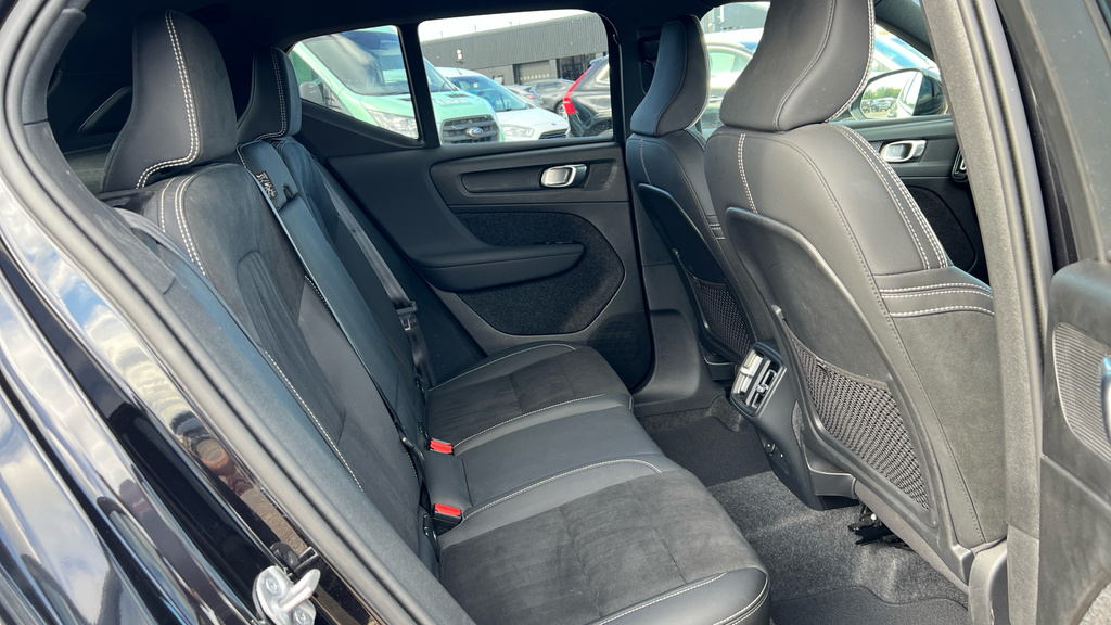 Volvo XC40 Xc40 2.0 B3p Plus Black Edition RV25WMC Black #6