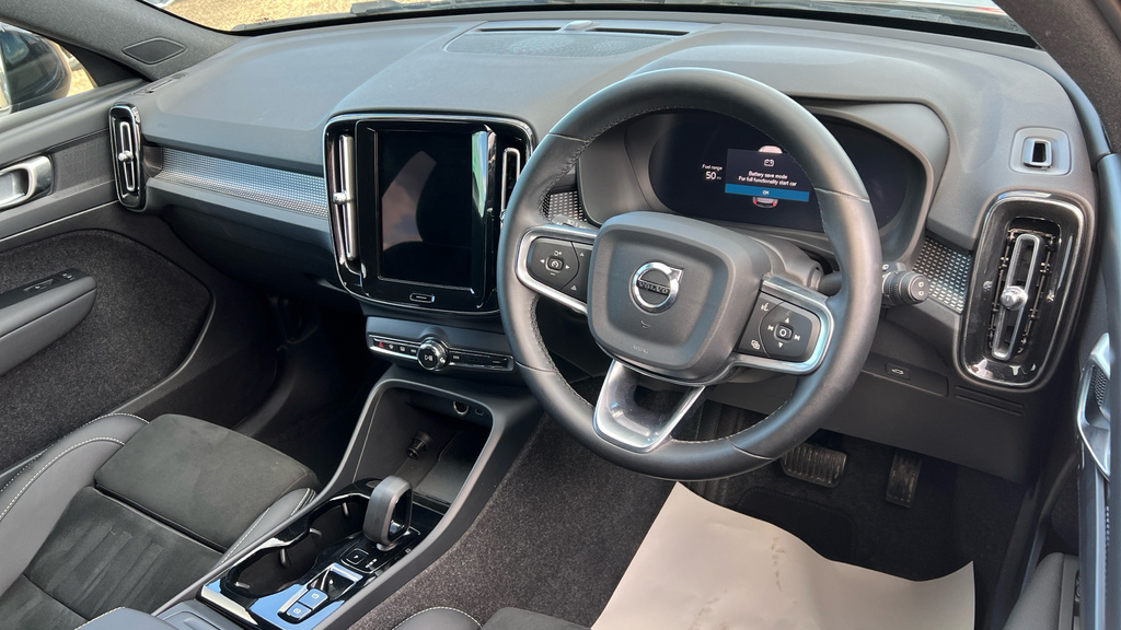 Volvo XC40 Xc40 2.0 B3p Plus Black Edition RV25WMC Black #4
