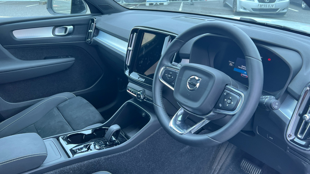 Volvo XC40 Xc40 2.0 B3p Plus Dark WF26EPJ White #4