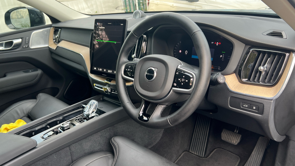 Volvo XC60 Xc60 2.0 T8 455 Phev Ultra Dark Awd Geartron Grey #4