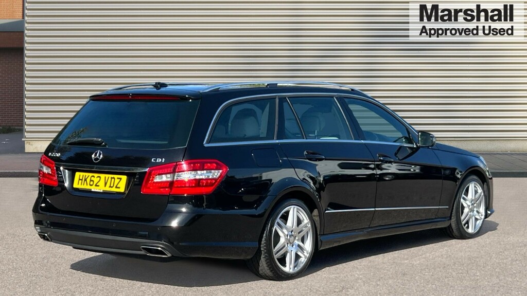 Mercedes-Benz E Class E Class E220 Cdi Blueeff Sport Tip 7 M Black #3