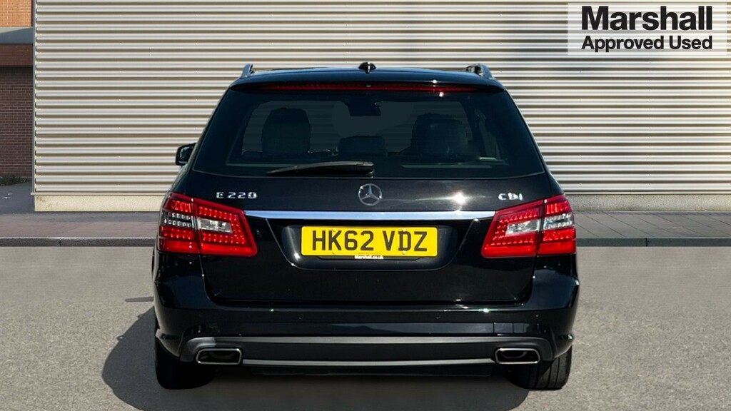 Mercedes-Benz E Class E Class E220 Cdi Blueeff Sport Tip 7 M Black #4