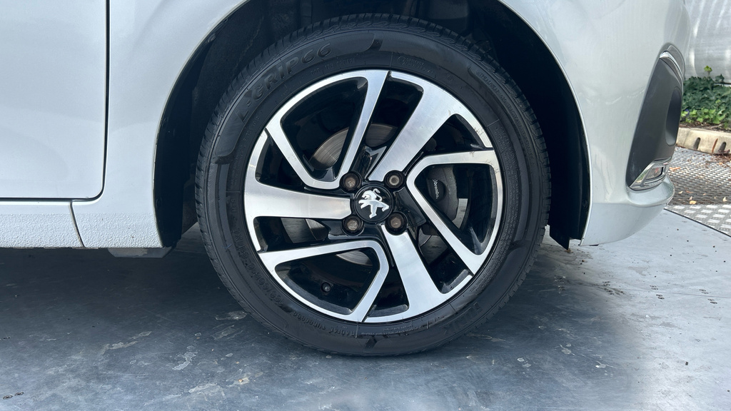 Peugeot 108 108 Allure Purple #20