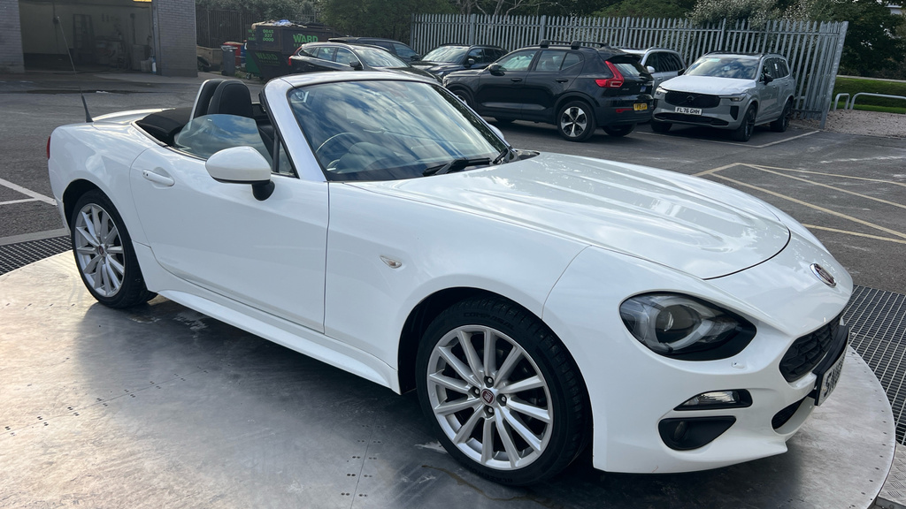 Fiat 124 Spider 124 Spider Lusso Multiair White #18