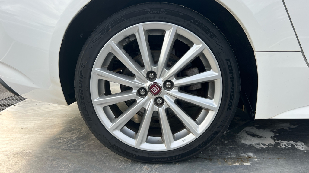 Fiat 124 Spider 124 Spider Lusso Multiair White #23