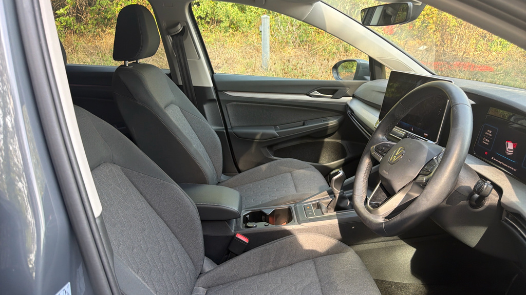 Volkswagen Golf 1.5 Tsi Match Black #26
