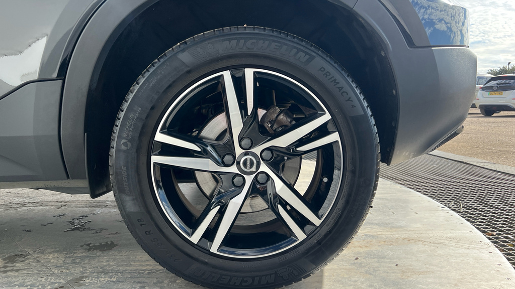 Volvo XC40 2.0 B3p Plus Dark 163 Ps Black #23