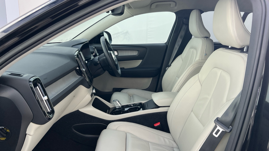 Volvo XC40 2.0 B3p Plus Dark 163 Ps Black #24