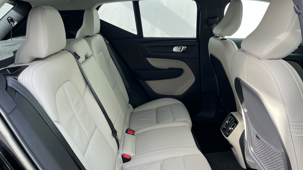 Volvo XC40 Xc40 2.0 B3p Plus Dark Black #6