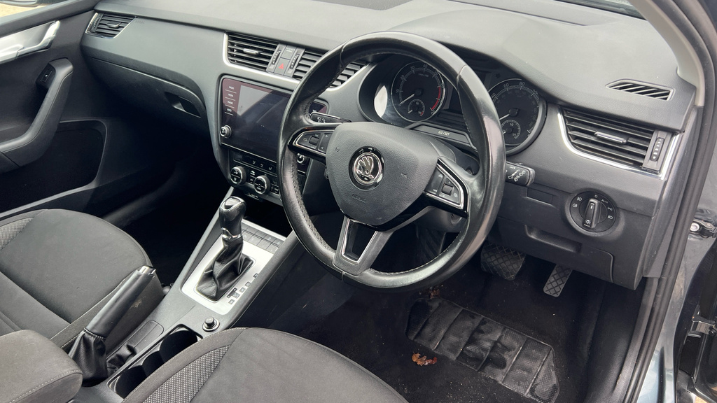Skoda Octavia Octavia 1.0 Tsi Se Technology Dsg Grey #6