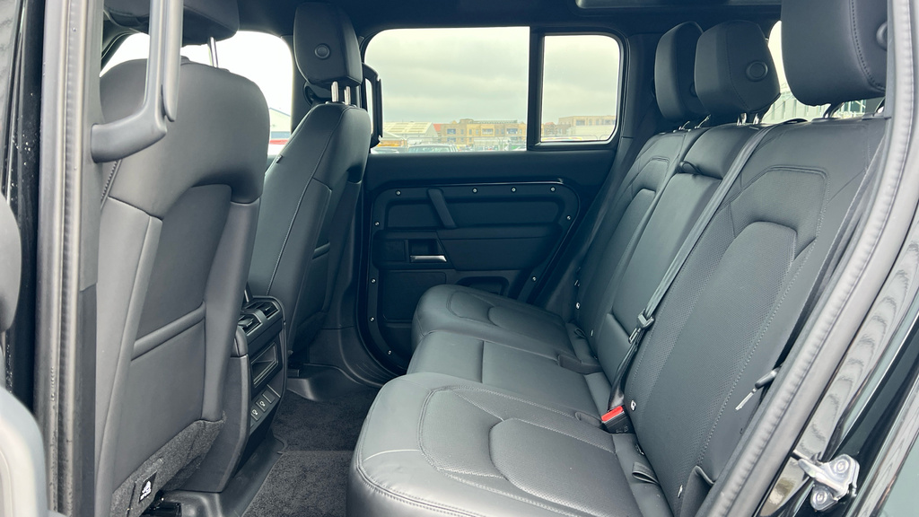Land Rover Defender 90 Defender 5.0 P425 X 90 6 Seat Black #4