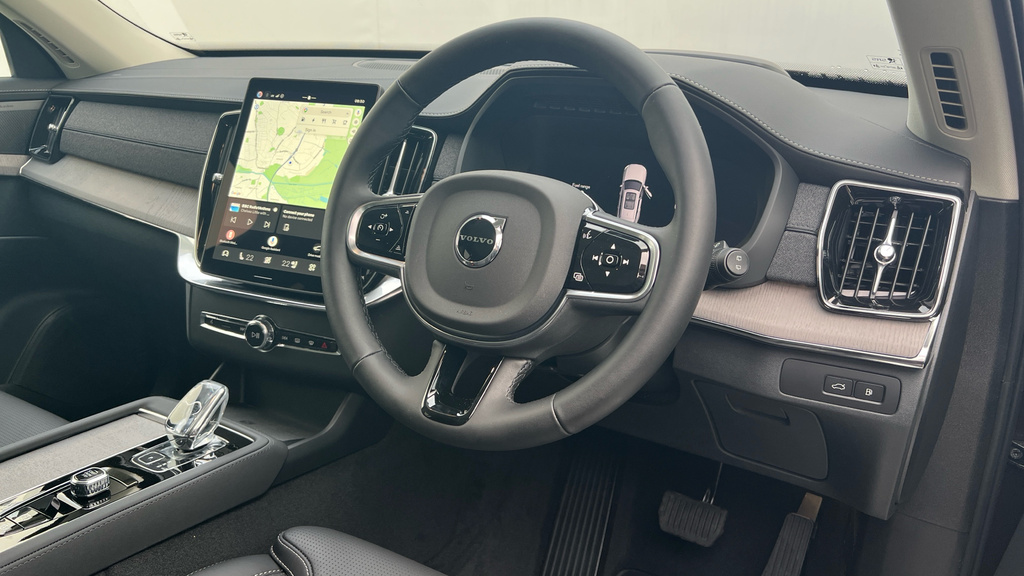Volvo XC90 Xc90 2.0 T8 406 Phev Ultra Dark Awd Geartronic Purple #4