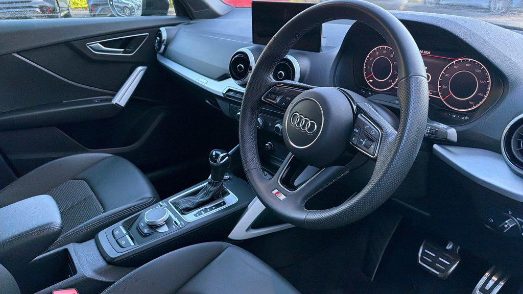 Audi Q2 30 Tfsi Sport Black #6