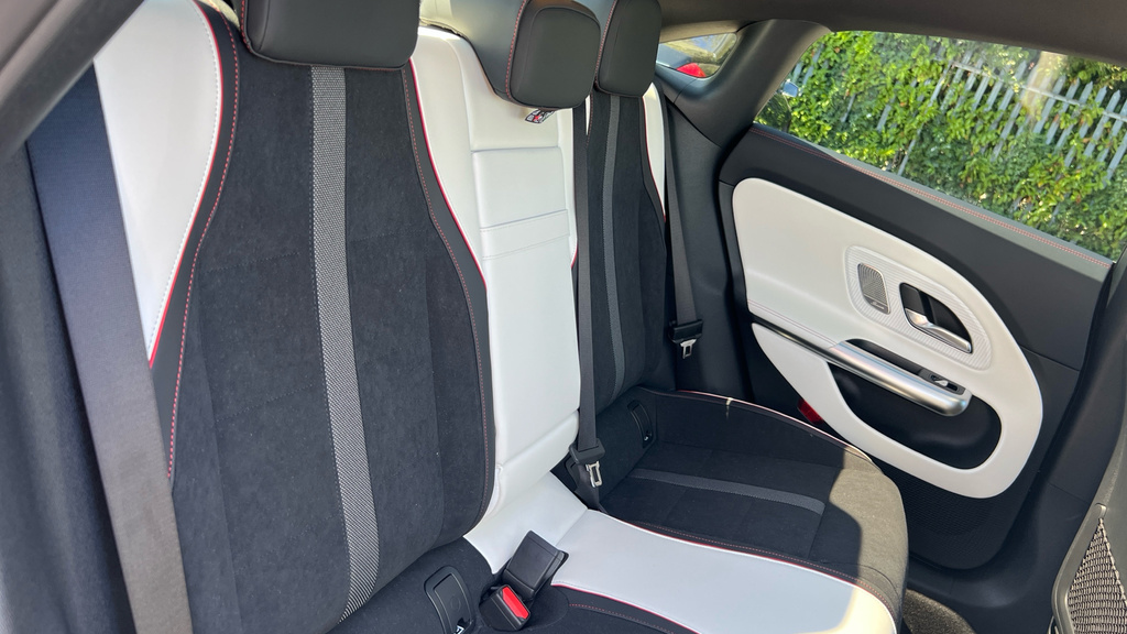 Mercedes-Benz CLA Class Cla 220D Amg Line Executive Tip #15