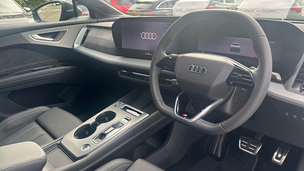 Audi Q4 E Tron Q4 210Kw Performance 82Kwh Black Edition Grey #6