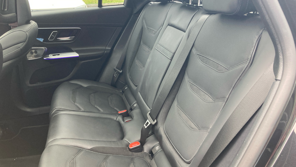 Mercedes-Benz GLC Class Glc 300 De 4Matic Amg Line Premium Plus Grey #24