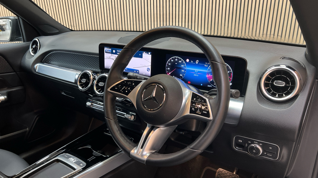 Mercedes-Benz GLB Class Glb 200 Sport Executive 7G-tronic Black #3