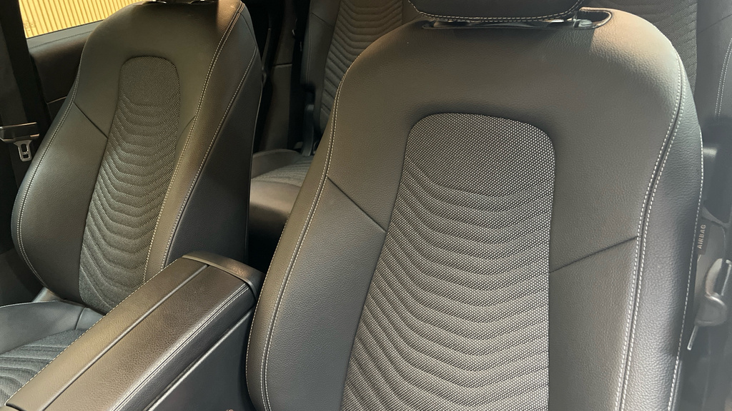 Mercedes-Benz GLB Class Glb 200 Amg Line Executive 7G-tronic Silver #14