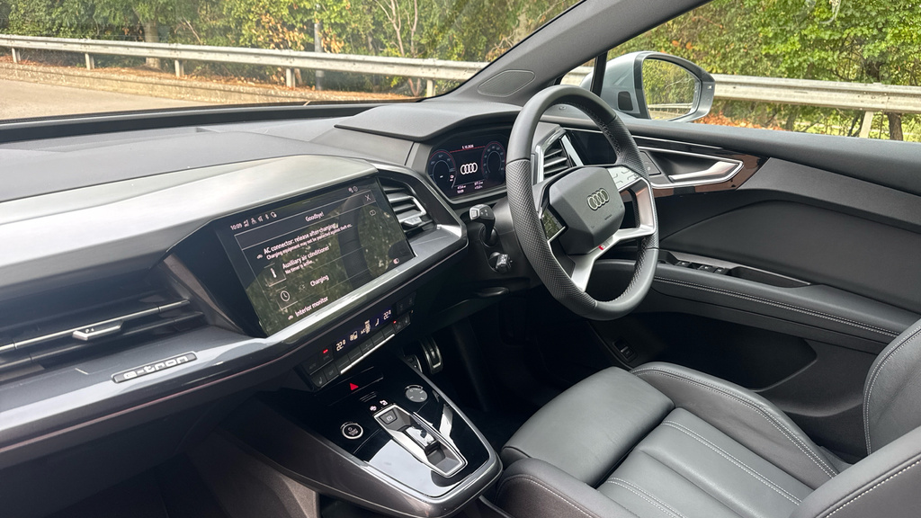 Audi Q4 E Tron Q4 210Kw 45 82Kwh S Line Leather Silver #2