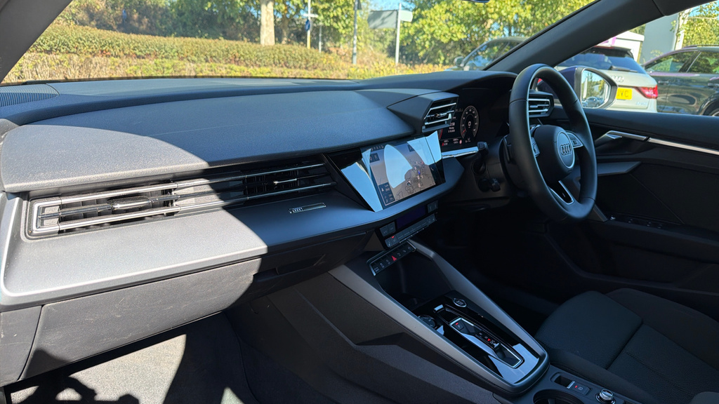Audi A3 A3 1.5 Tfsi 116 Sport S Tronic Blue #2