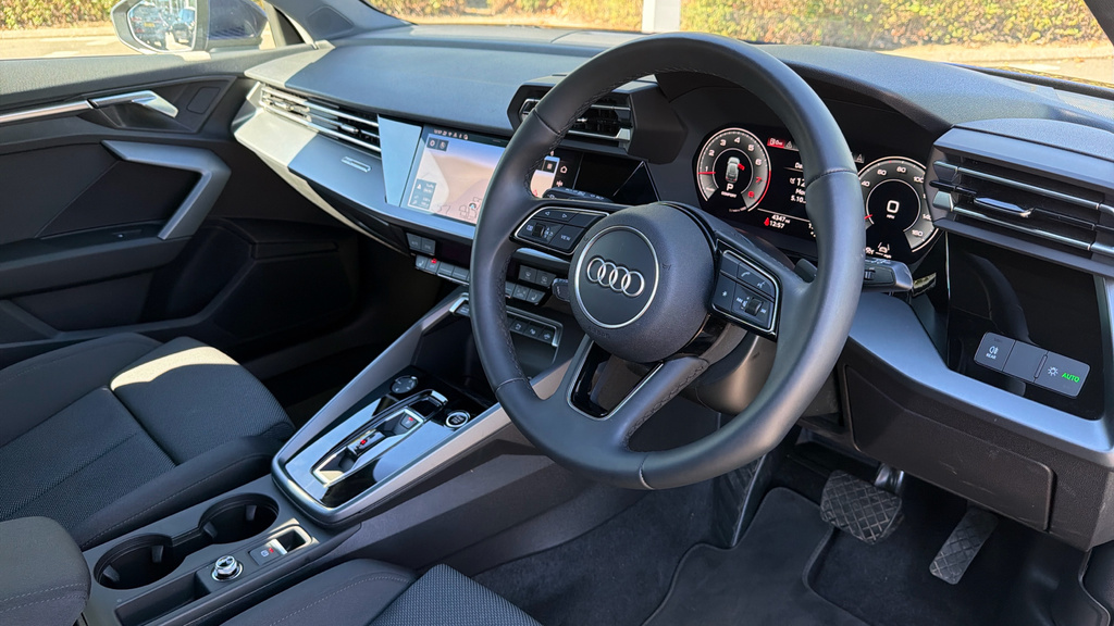 Audi A3 A3 1.5 Tfsi 116 Sport S Tronic Blue #6