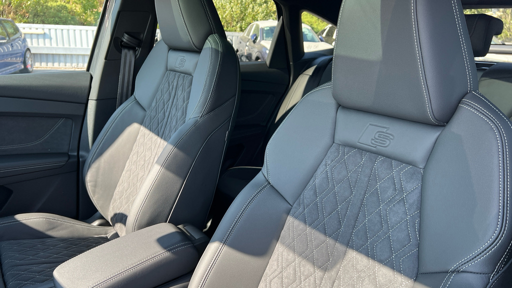 Audi Q4 E Tron S Line 40 150,00 Kw Purple #17