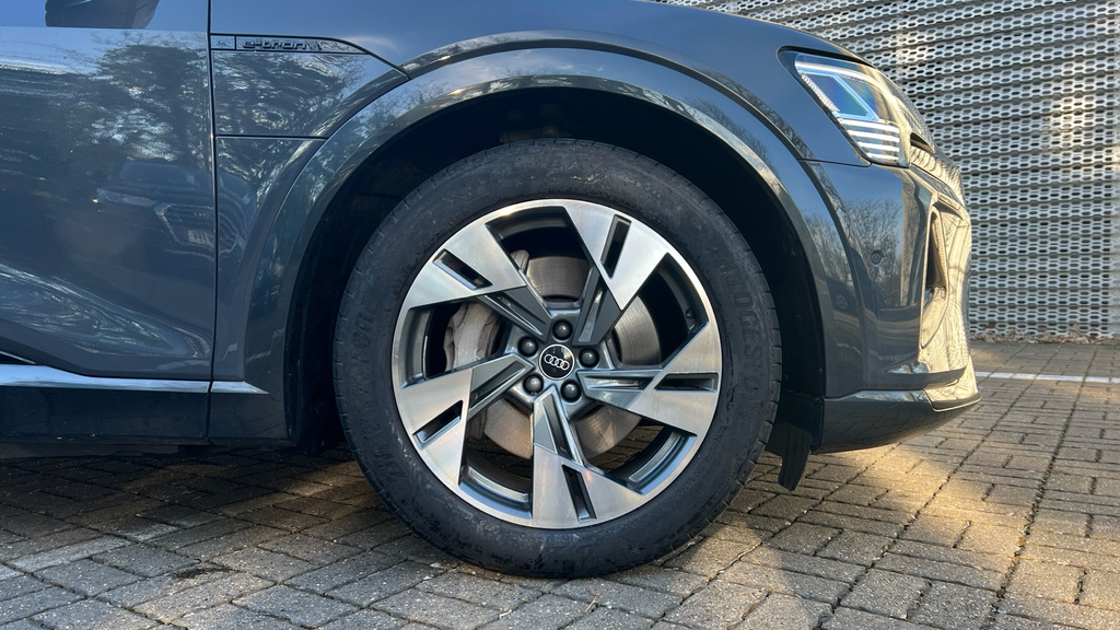 Audi Q8 e tron Q8 250Kw 50 Quattro 95Kwh Sport Grey #5