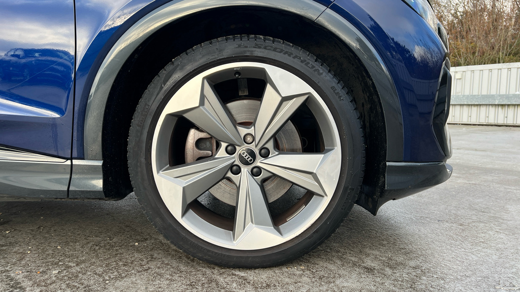 Audi Q4 E Tron Q4 220Kw 50 Quattro 82Kwh Black Edition Blue #5