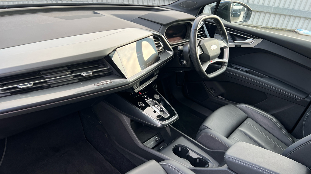 Audi Q4 E Tron Q4 220Kw 50 Quattro 82Kwh Black Edition Blue #2