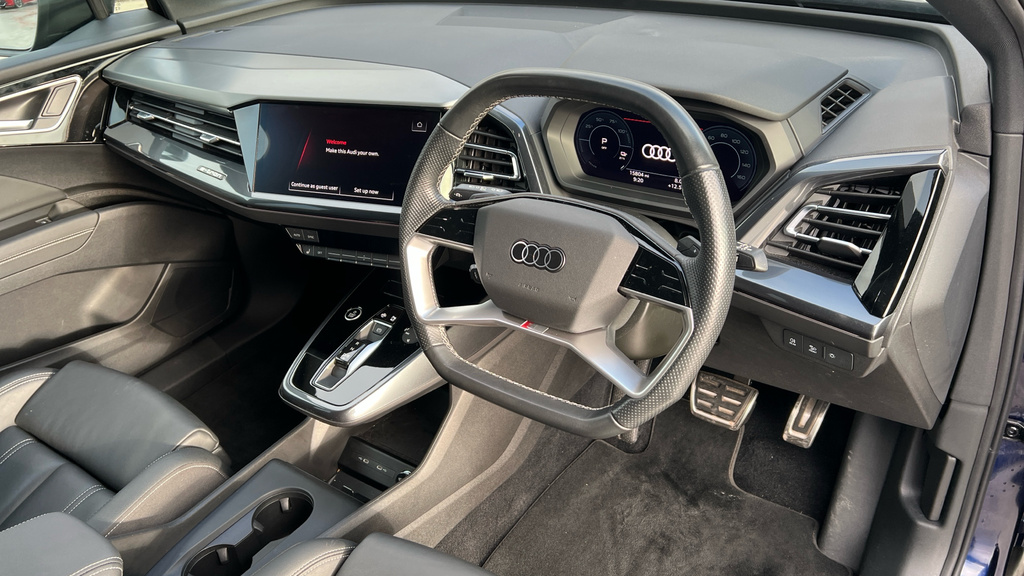 Audi Q4 E Tron Q4 220Kw 50 Quattro 82Kwh Black Edition Blue #6