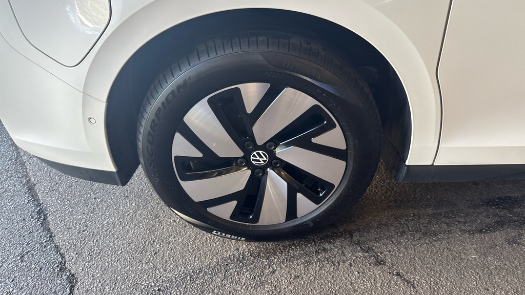 Volkswagen ID.Buzz Id. Buzz 210Kw Life Pro 86Kwh Lwb 6 Seat White #5
