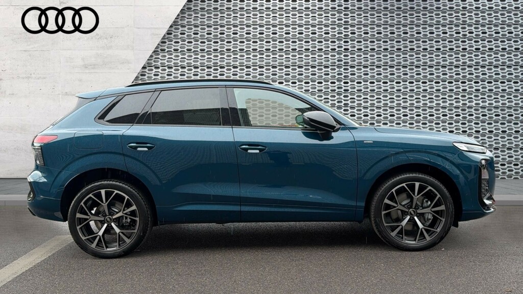 Audi Q3 Audi Q3 Suv Edition 1 E-hybrid 272 Ps S Tronic Blue #4