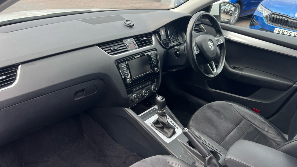 Skoda Octavia Octavia 2.0 Tdi Cr Se L Dsg White #2