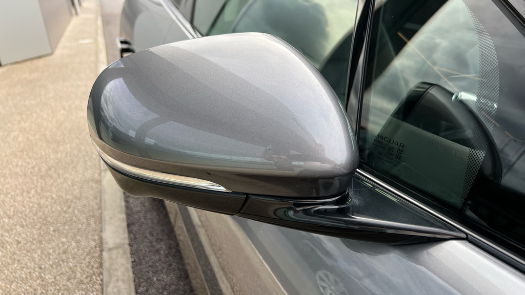 Jaguar I-Pace Hse Grey #31