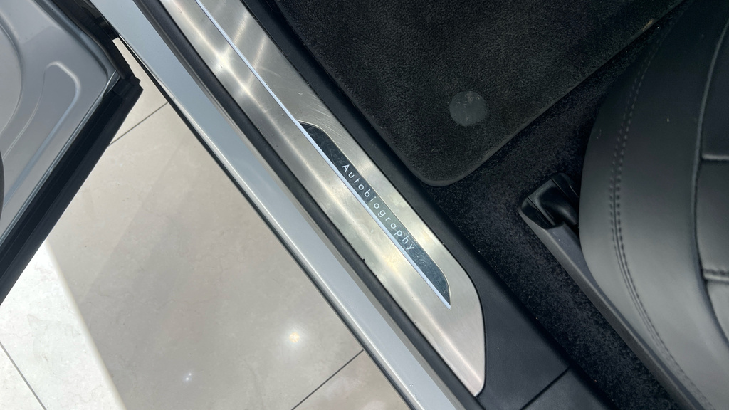 Land Rover Range Rover 3.0 P400 White #49