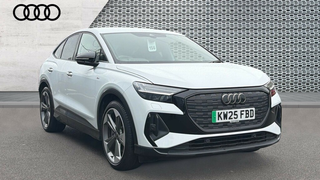 Audi Q4 E Tron Q4 150Kw 40 63Kwh Black Edition White