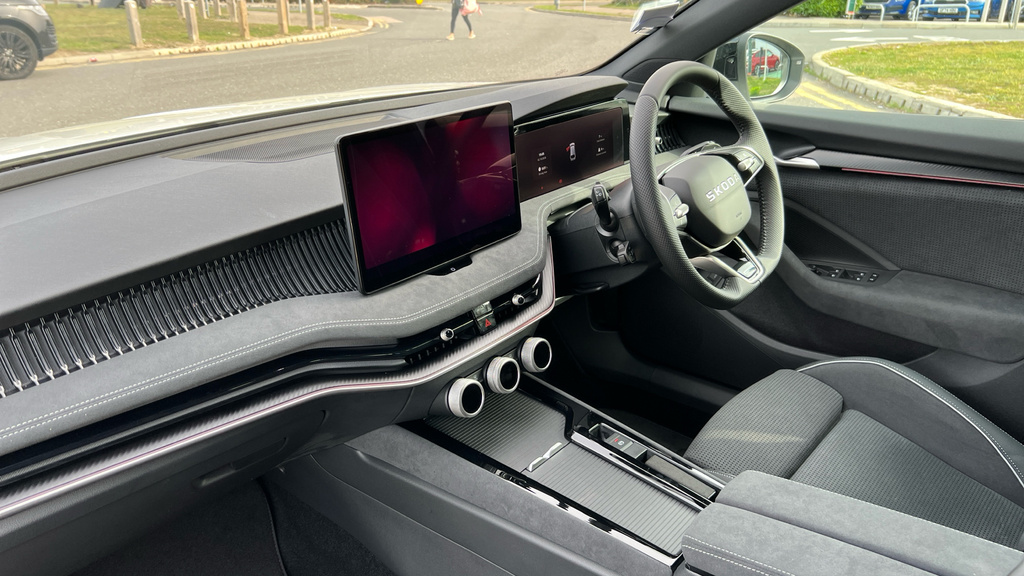 Skoda Superb Superb Estate Sportline 1.5 Tsi Iv 204 Ps Dsg White #2