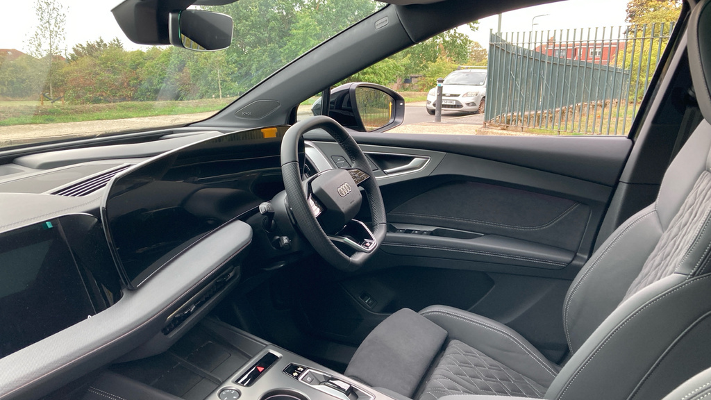 Audi Q4 E Tron Q4 210Kw Performance 82Kwh Vorsprung Black #2