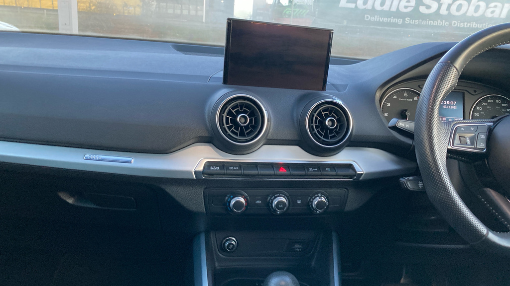Audi Q2 35 Tfsi S Line S Tronic Black #13