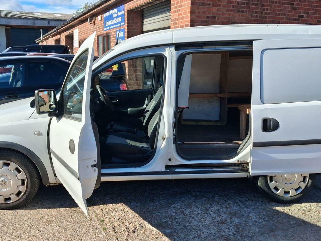 Vauxhall Combo 1.7 Cdti 2000 16V White #4