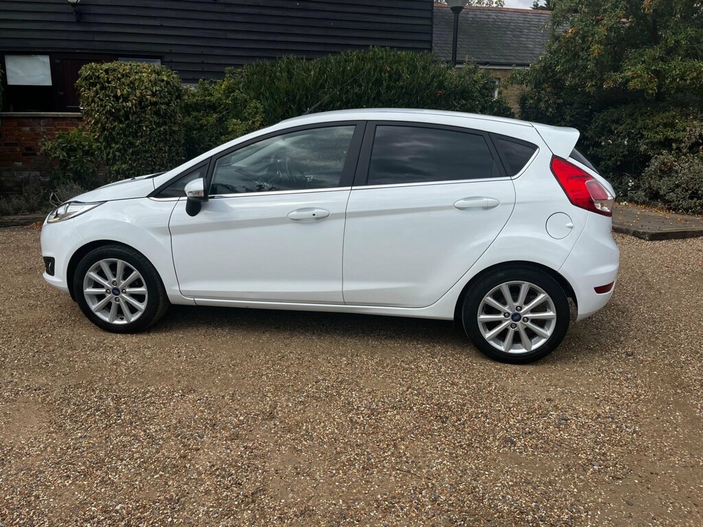 Ford Fiesta 1.0T Ecoboost Titanium Hatchback  #6
