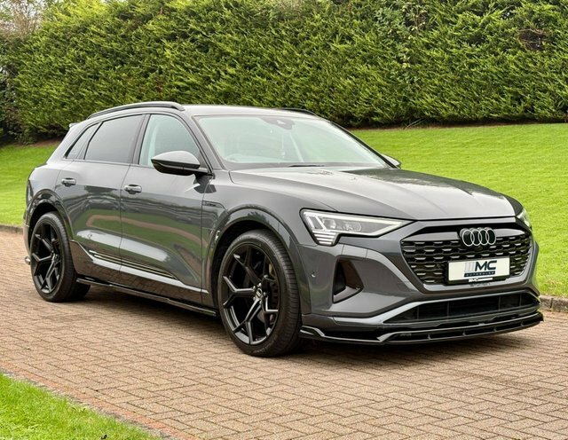 Audi Q8 e tron 250Kw 50 Quattro 95Kwh Black Edition Grey #1
