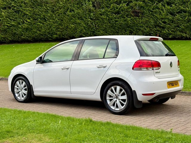 Volkswagen Golf 1.6 Tdi Match Hatchback White #6