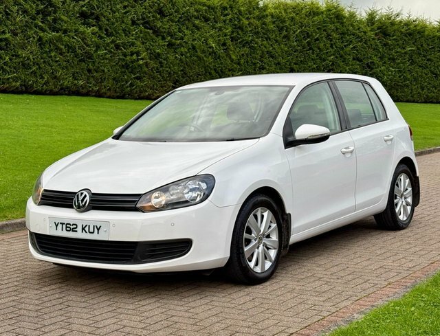 Volkswagen Golf 1.6 Tdi Match Hatchback White #2