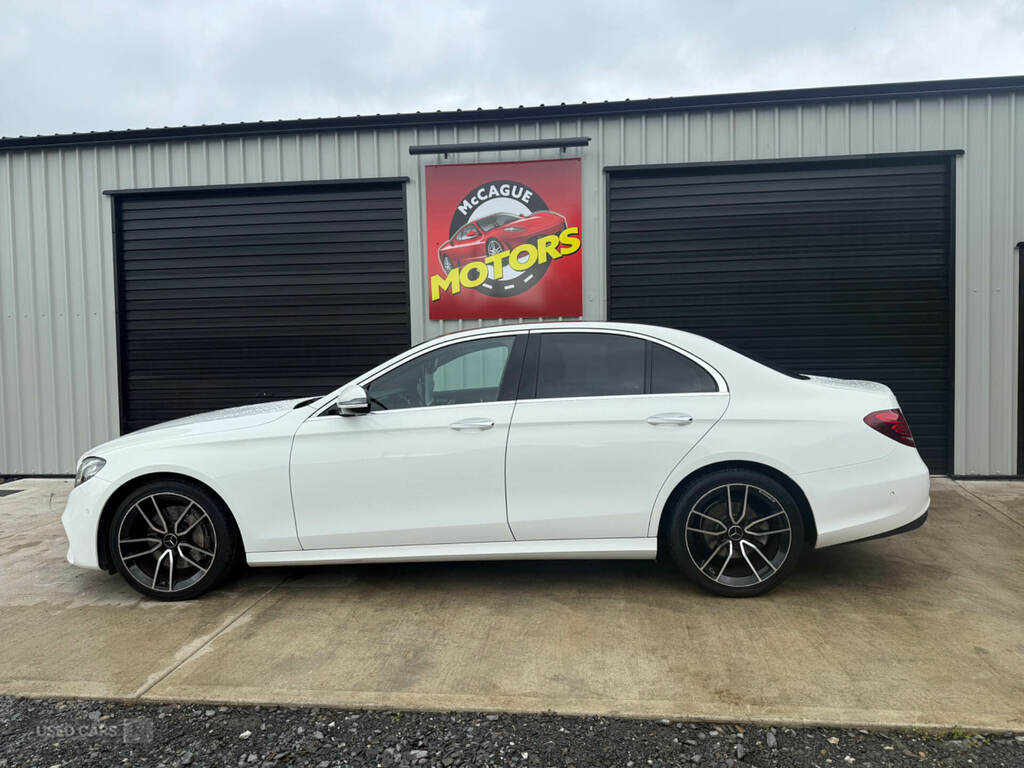Mercedes-Benz E Class E220d Amg Line Premium 9G-tronic White