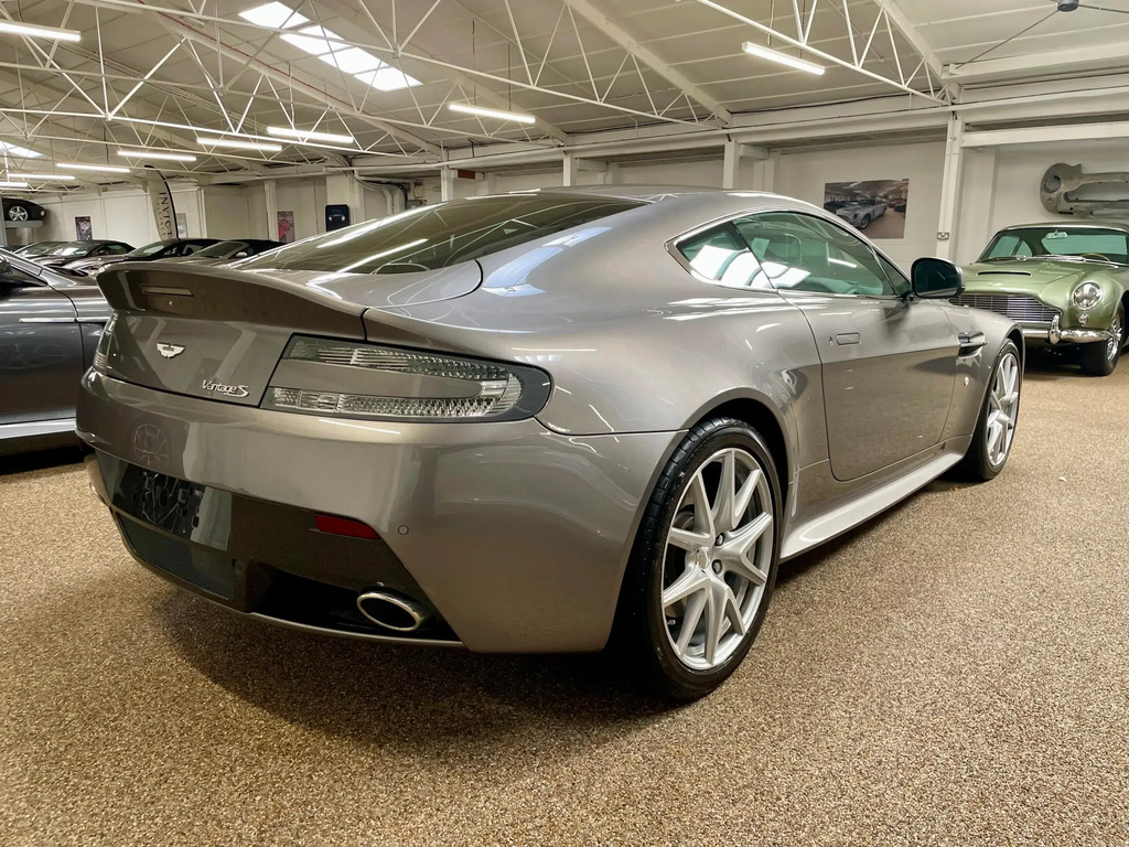 Aston Martin Vantage Vantage S  #2