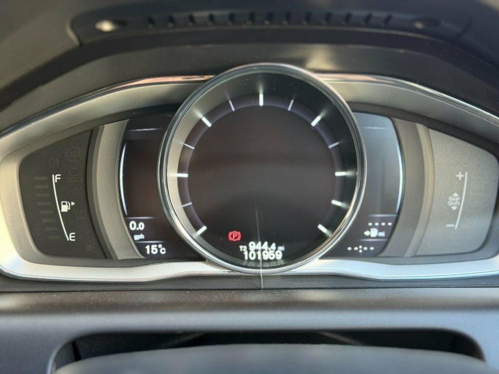 Volvo XC60 2L R-design White #5