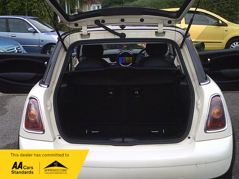 Mini Hatch 1.6L One Blue #24