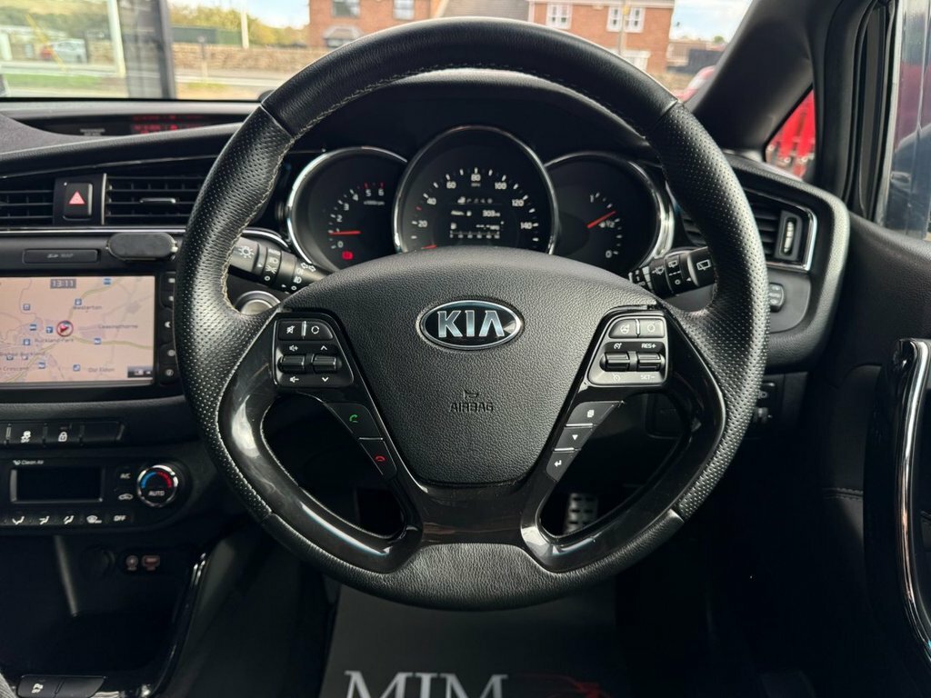 Kia Ceed Hatchback 1.6 Crdi 4 Euro 6 Ss 201666 Red #40